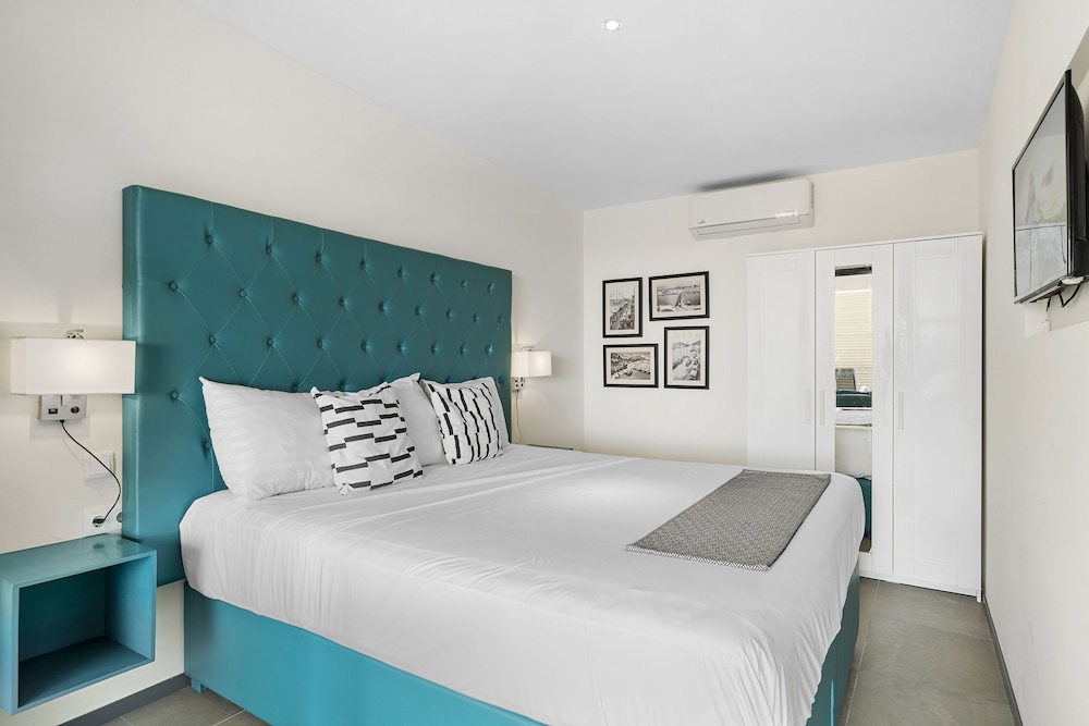 Deluxe Apartment - Photo 2