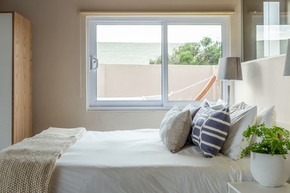 Suite, Ocean View, Poolside photo 2