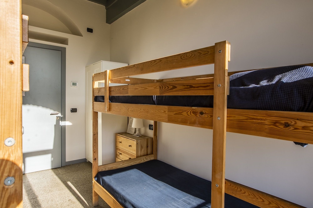 Shared Dormitory, Mixed Dorm, Shared Bathroom (4 beds) photo 2