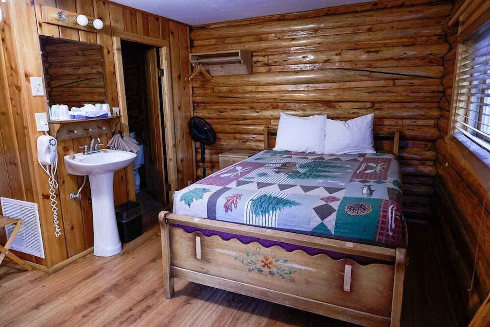 Cabin, Multiple Beds