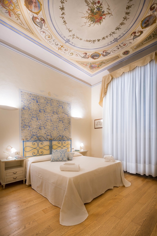 Superior Triple Room photo 3