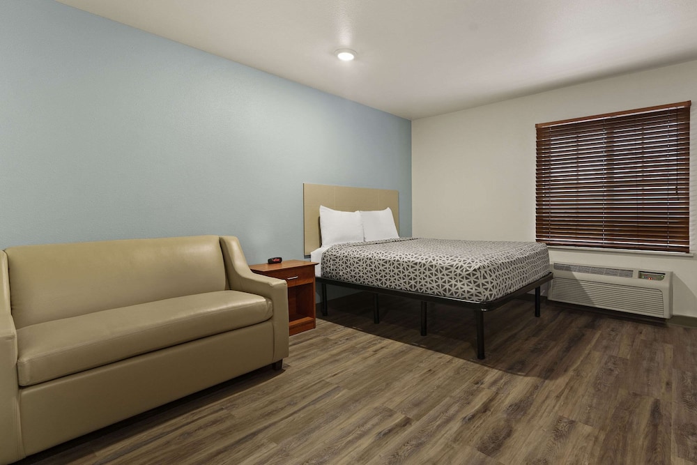 Suite, 1 Queen Bed with Sofa bed, Accessible, Non Smoking photo 1
