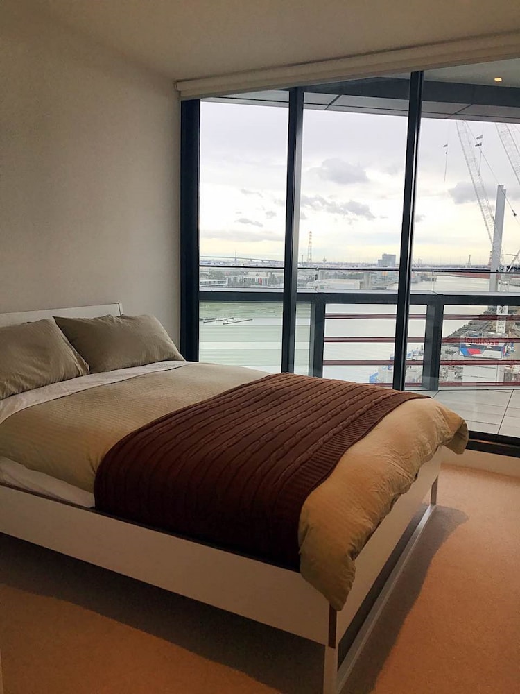 Luxury Apartment, 2 Queen Beds, Harbor View photo 1