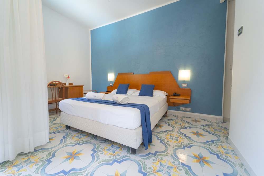 Family Room, Multiple Beds - Photo 2