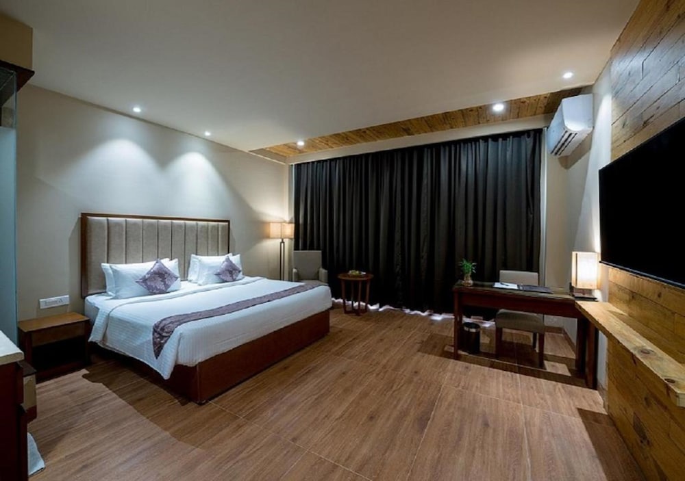 Club Room - Photo 10
