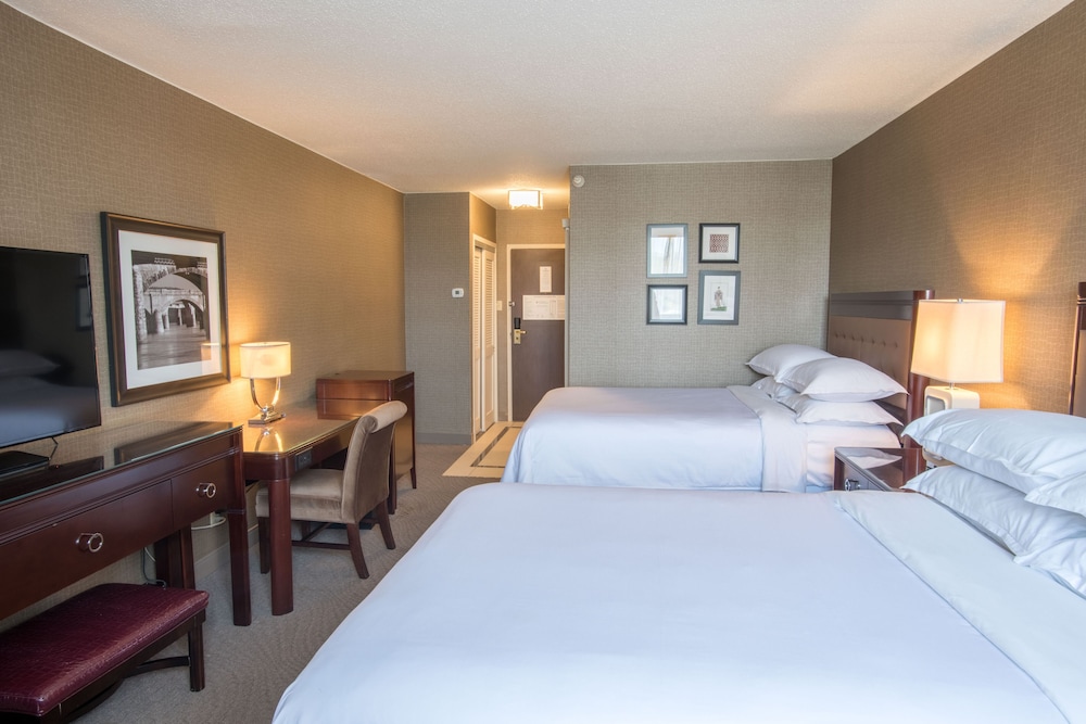 Traditional Room, 2 Double Beds (Mobility Accessible, Roll-In Shower) - Photo 2