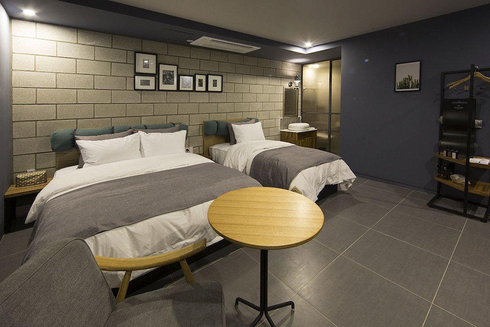 04 Twin room photo 1