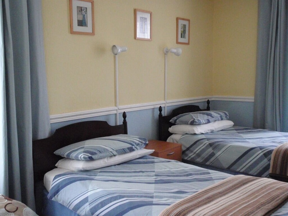 Twin Room, Shared Bathroom ((Shower Room)) photo 1