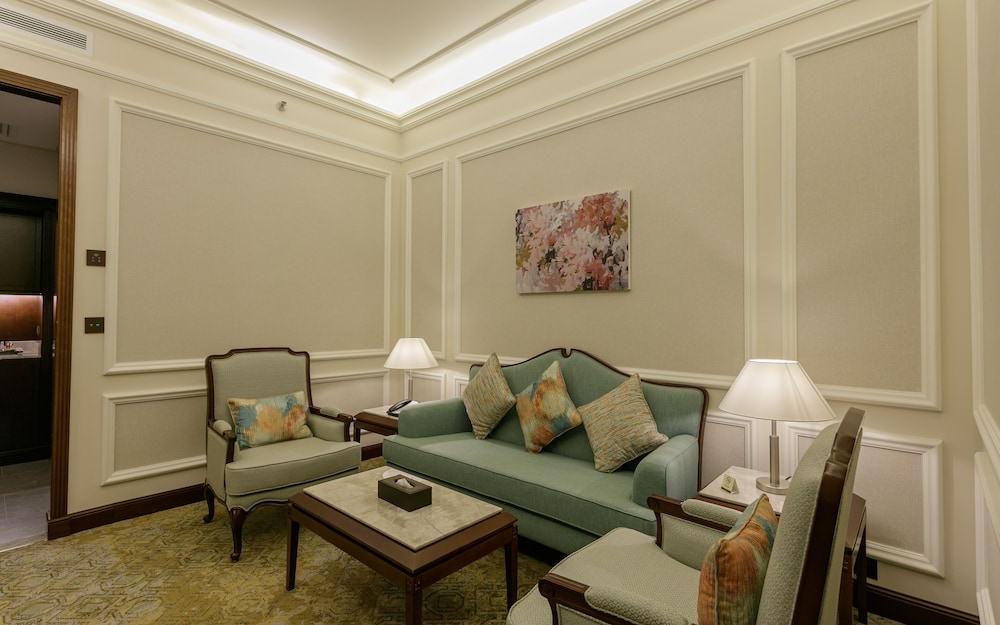 Executive Studio Suite