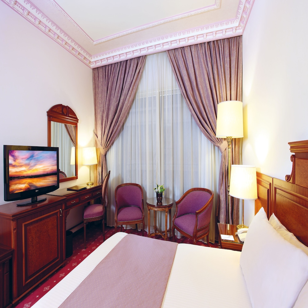 Family Suite, Multiple Beds - Photo 6