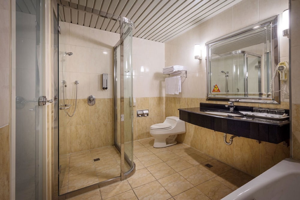 Classic Double Room, Bathtub photo 2