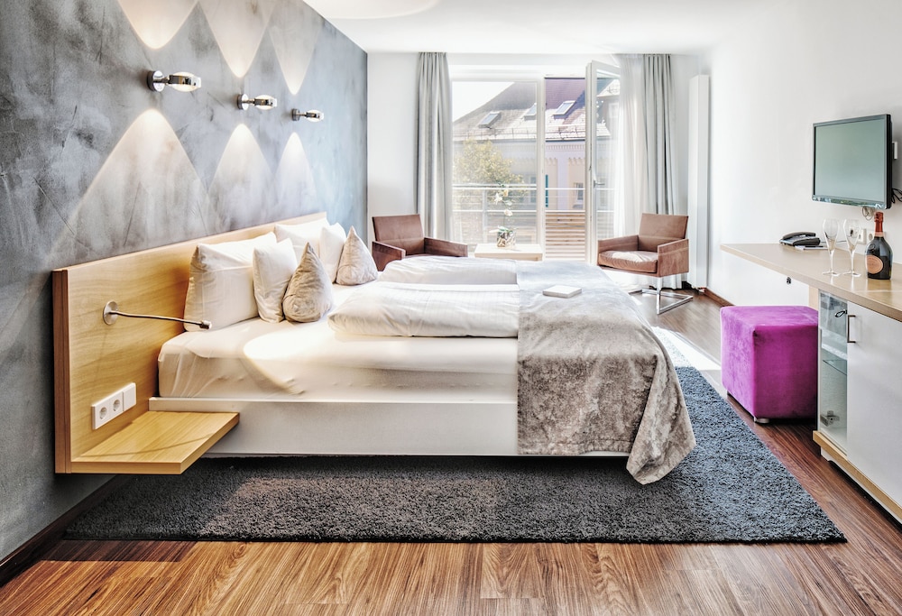 Superior Double Room, Partial Lake View photo 1