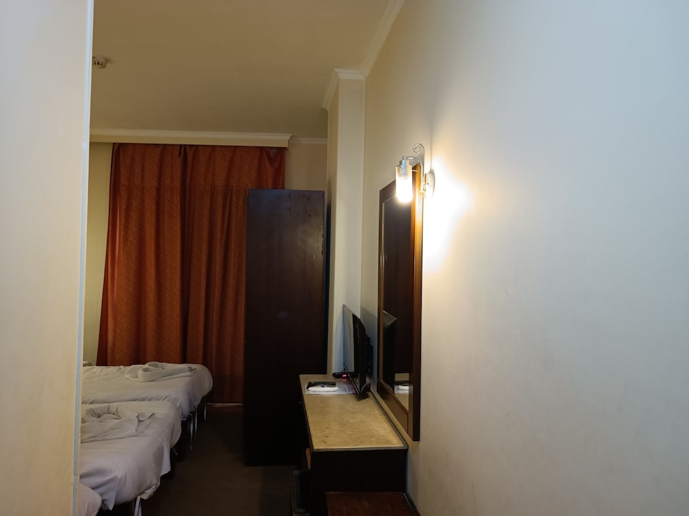 Standard Triple Room, City View - Photo 1
