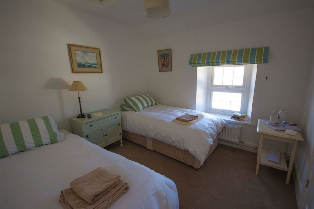 Twin Room, Mountain View photo 1