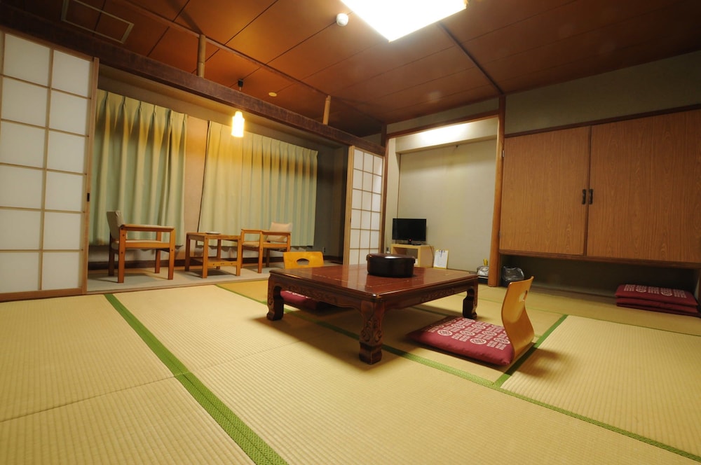 Japanese Style 10 Tatami-mats, Shared Bathroom