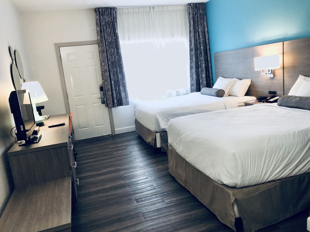 Standard Room, 2 Queen Beds, Non Smoking, Refrigerator