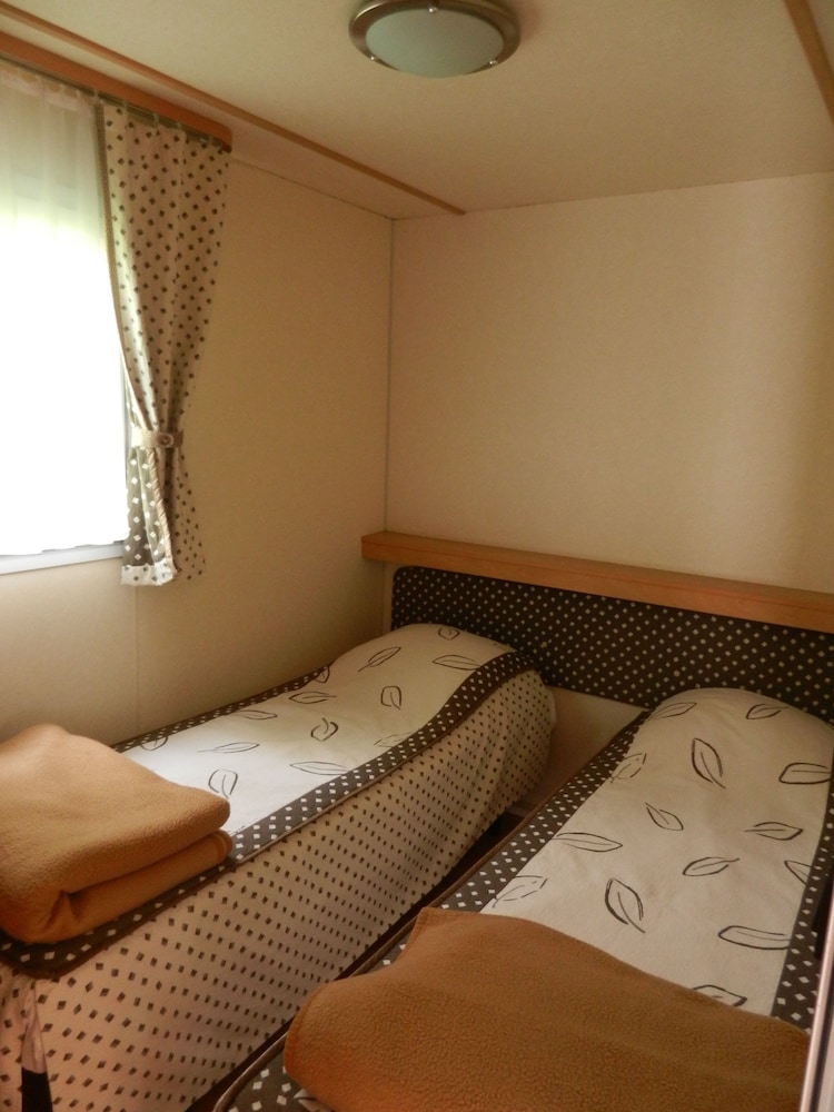 Mobile Home (4-Persons) photo 2