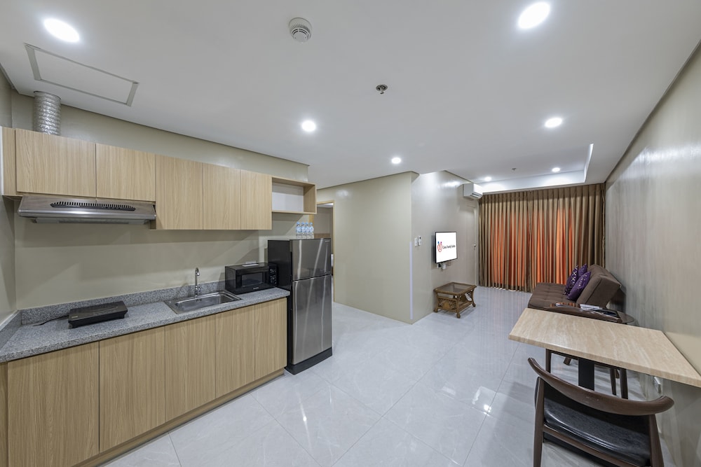 Family Room - Photo 3