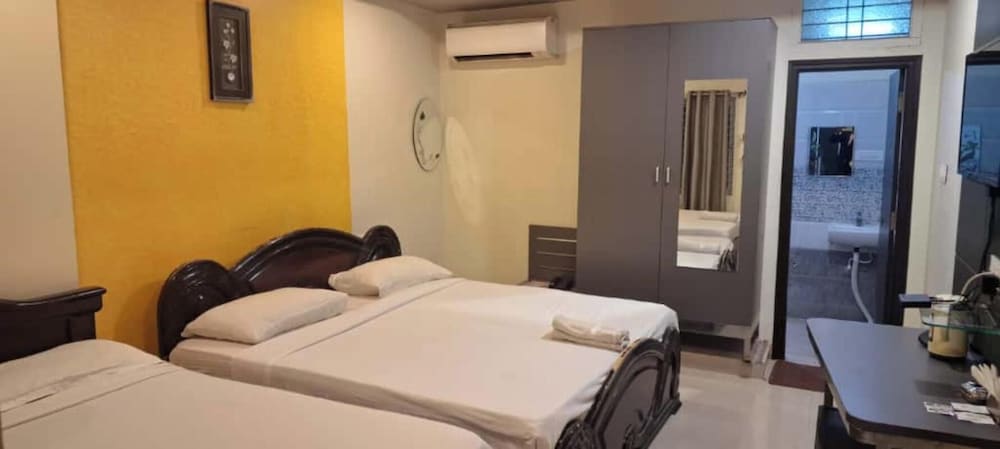 Deluxe Quadruple Room