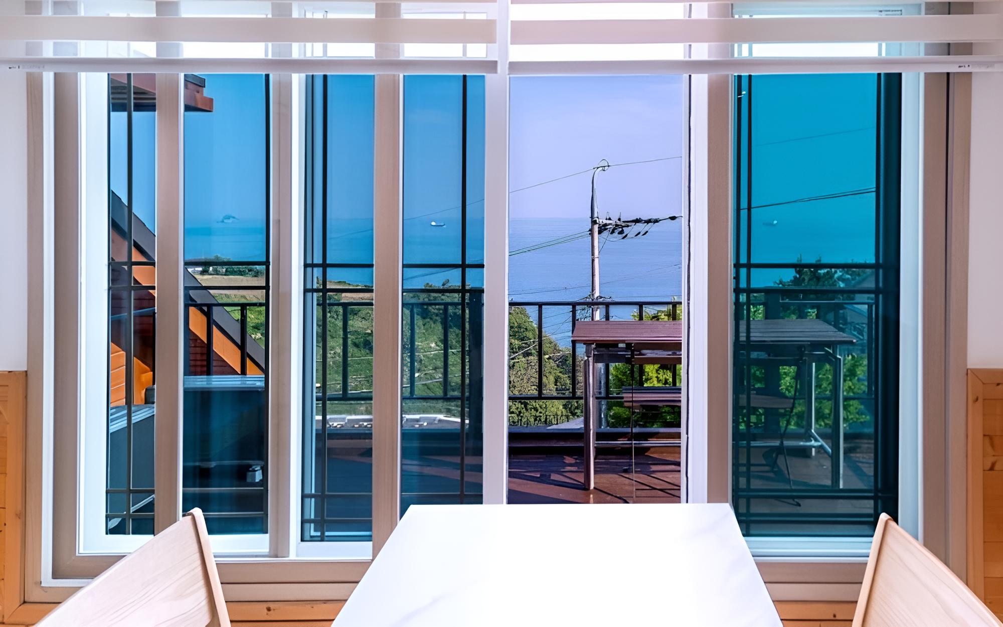 Room (Red Velvet (Ocean View)) photo 2