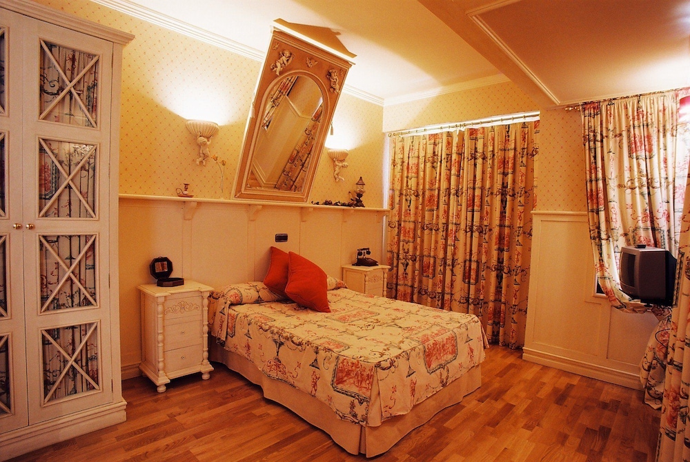 Superior Double Room, City View