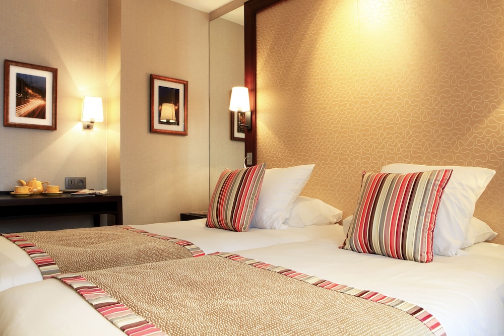 Classic Room, 2 Twin Beds thumbnail 6