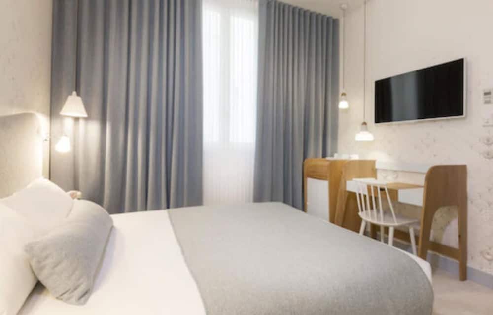 Classic Single Room (with a large bed) photo 1