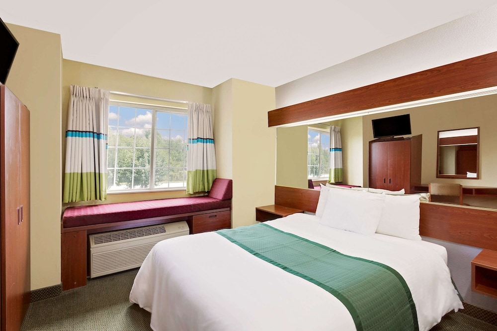 Studio Suite, 1 Queen Bed, Accessible, Non Smoking (Mobility) - Photo 2