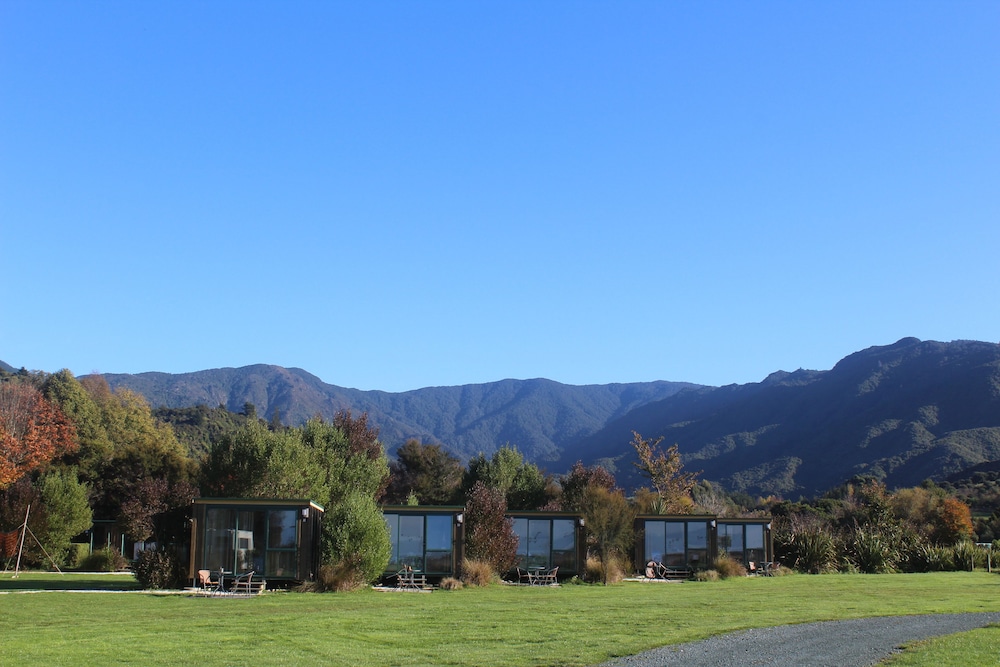 Basic Cabin, 1 Double Bed, Partial Sea View, Garden Area