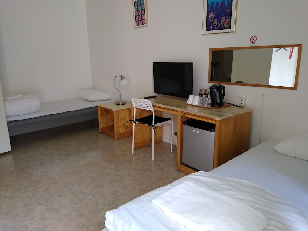 Basic Twin Room photo 1