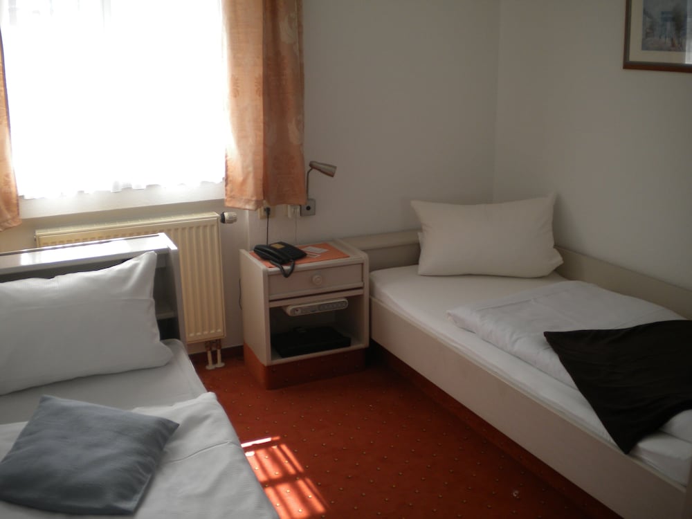 Single Room photo 2