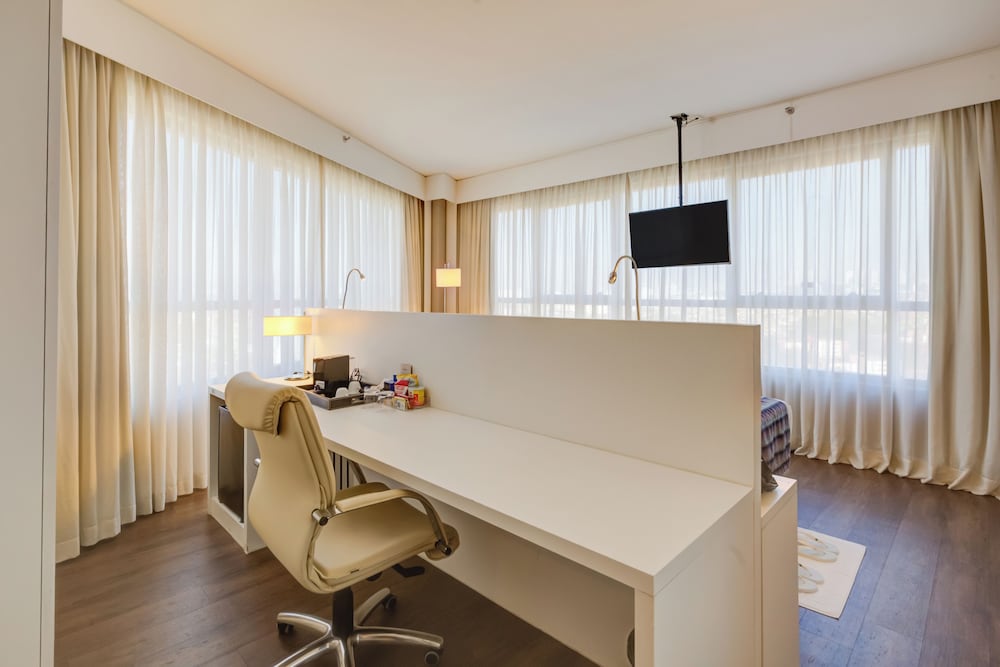 Business Room photo 2