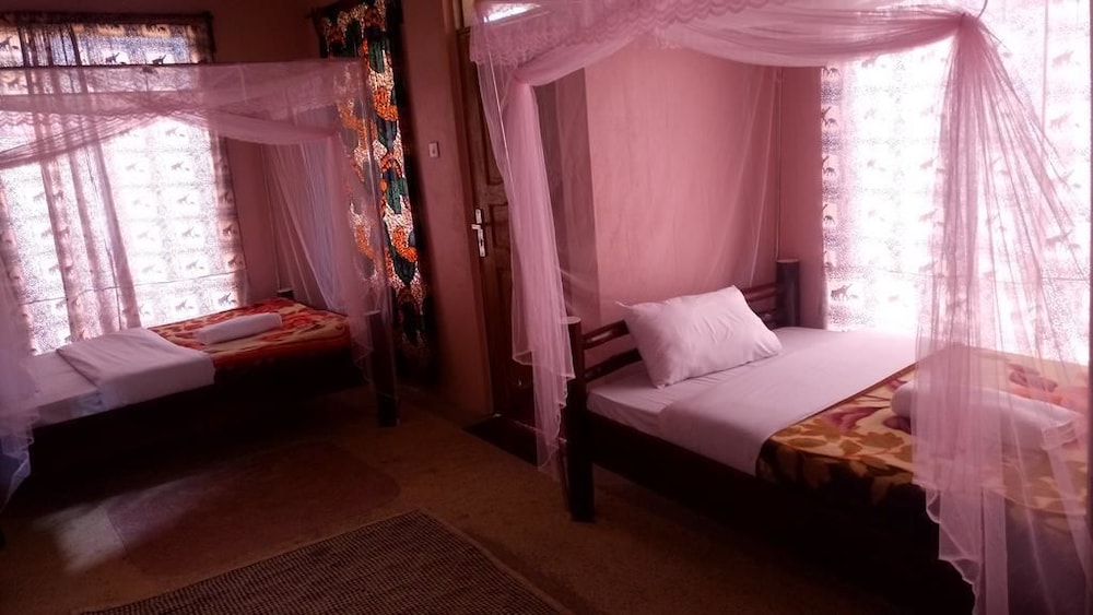 Deluxe Triple Room photo 3