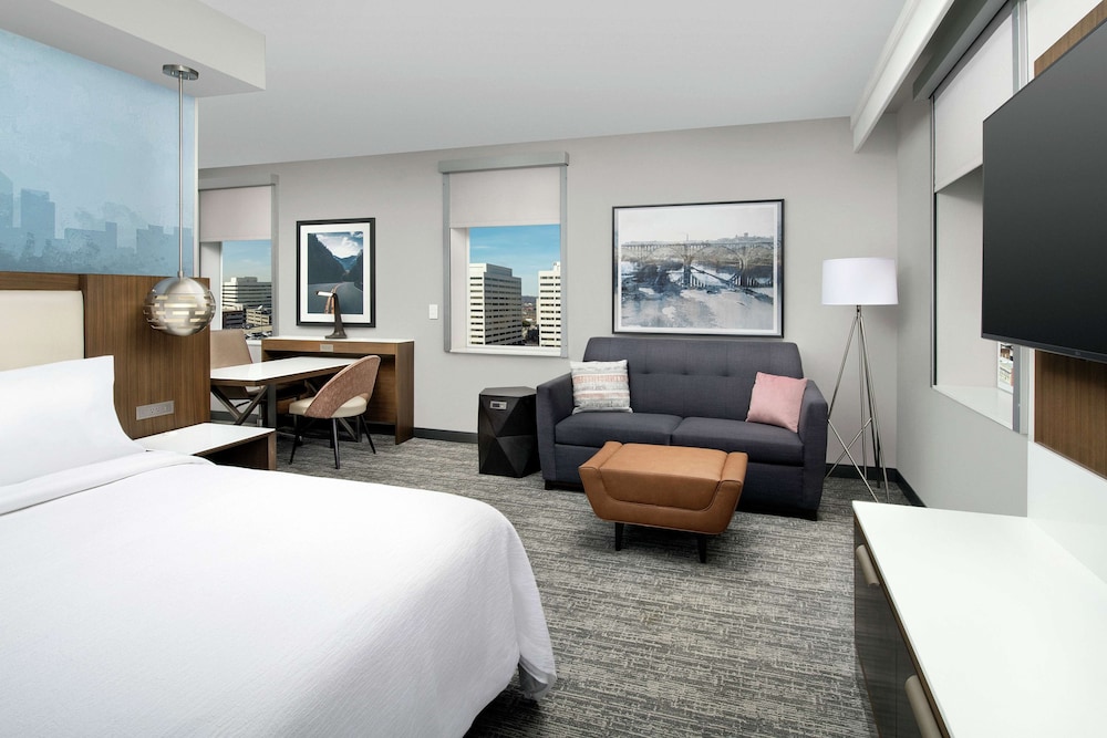 Suite, 1 King Bed - Photo 2