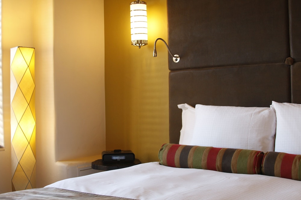 Junior Suite, 1 Queen Bed with Sofa bed (Alcove) - Photo 1