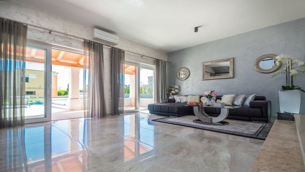Luxury Villa, Private Pool photo 1