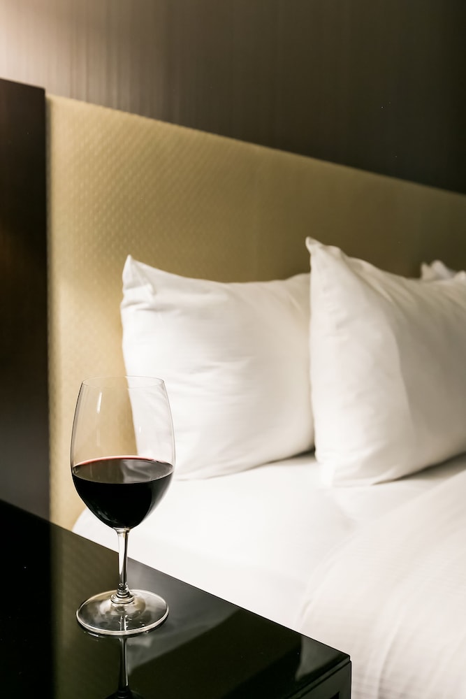 Standard Room, 1 King Bed (Oversized) photo 2