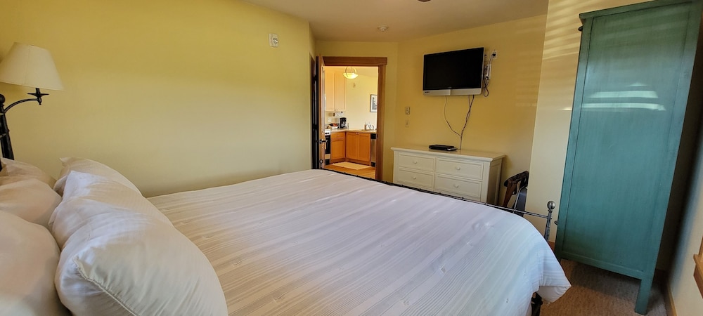 Driftwood Suite – First Floor, ADA Ocean Front View photo 2