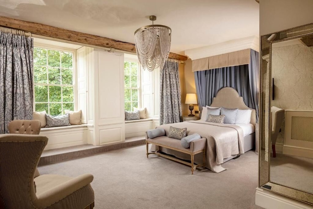 Manor Deluxe photo 2
