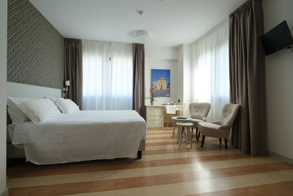 Superior Room, 1 King Bed
