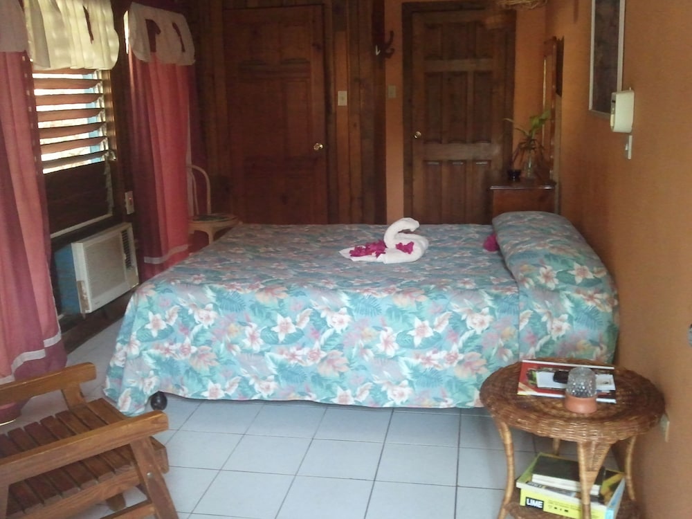 Standard room - No AC, No TV photo 2