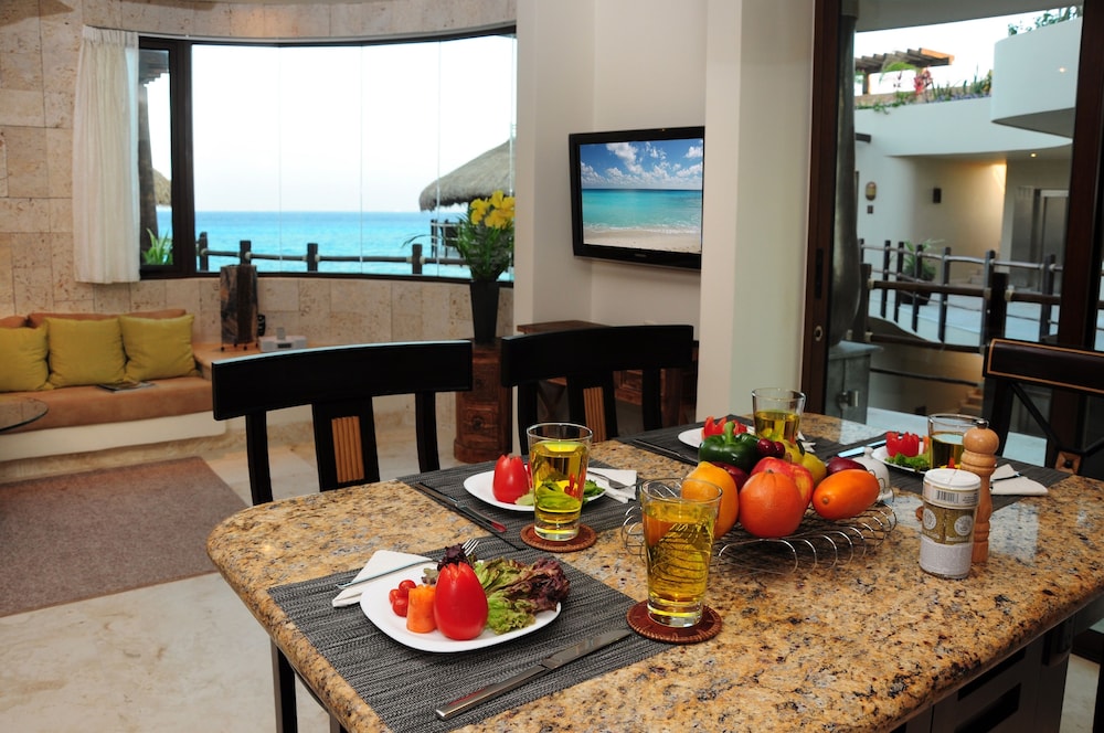 Deluxe Penthouse, 3 Bedrooms, Partial Ocean View - Photo 15