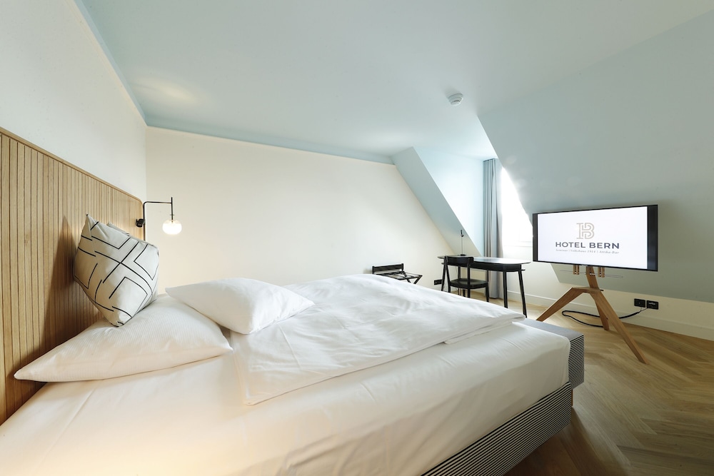 Suite, 1 Double Bed, Refrigerator (with Sofabed) - Photo 2