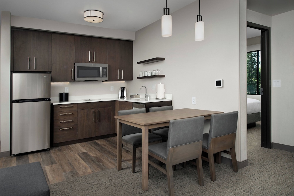 Suite, 1 Bedroom - Photo 4