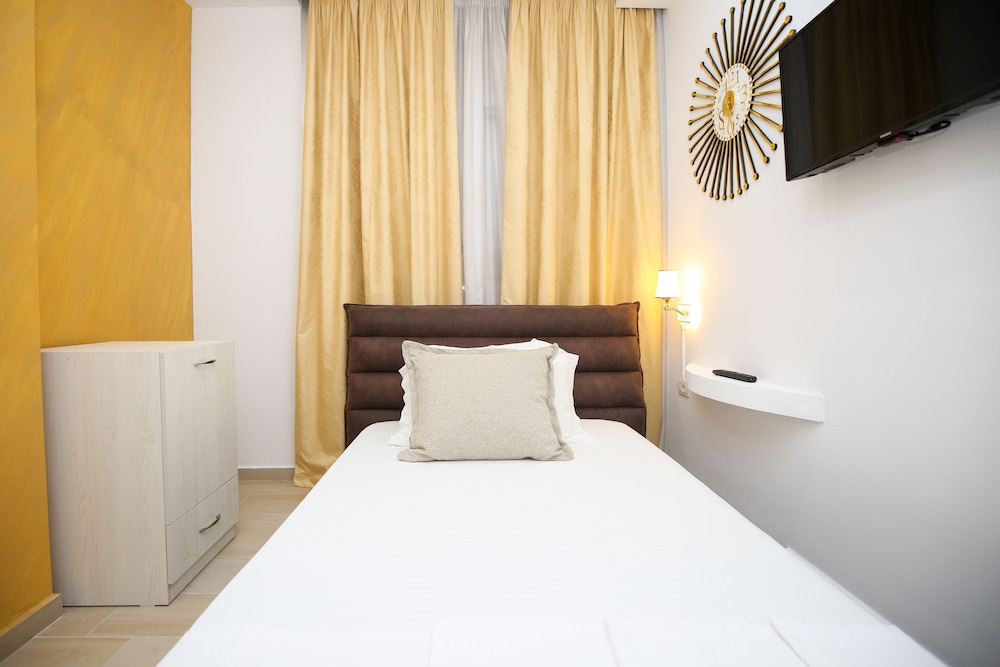 Economy Single Room