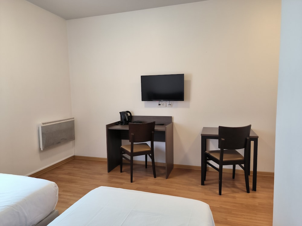 Standard Studio, 2 Twin Beds photo 2