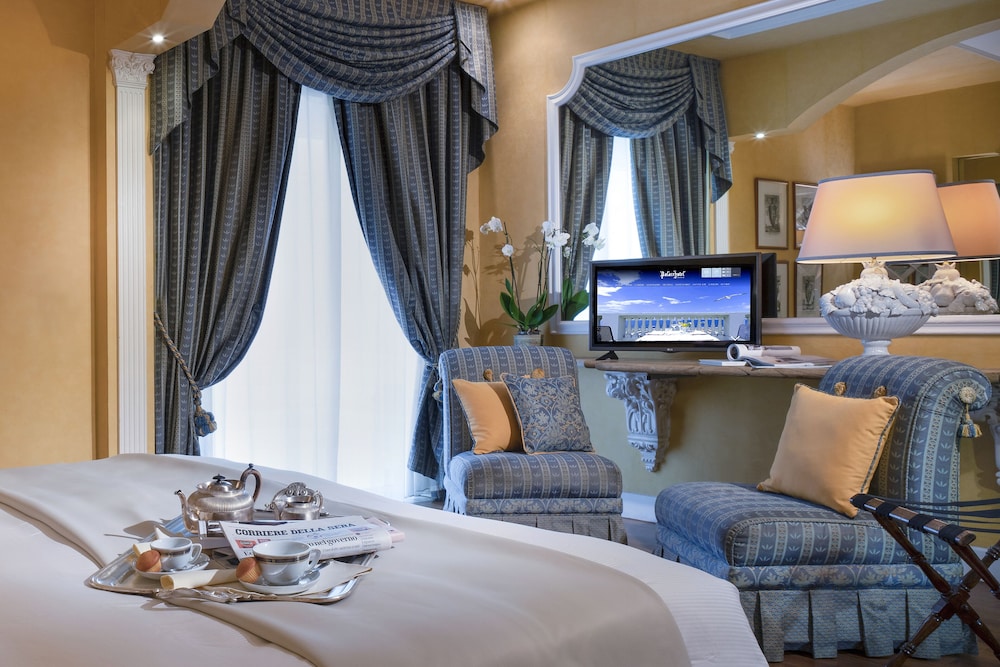 Deluxe Room, Balcony, Sea View photo 2