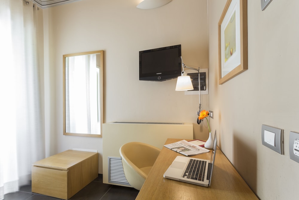 Single Room photo 2