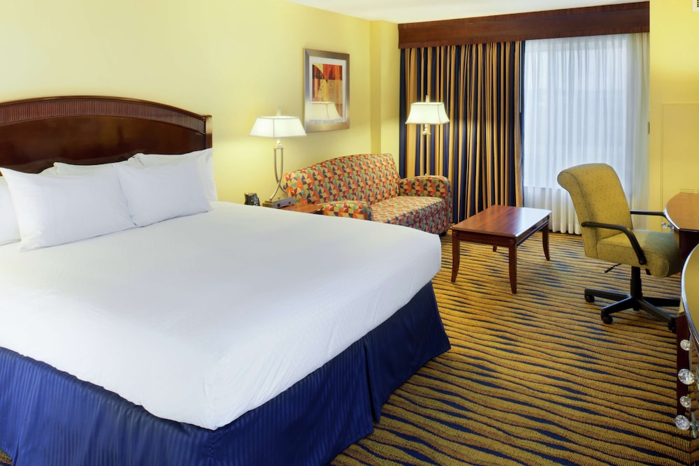 Room, 1 King Bed, Non Smoking - Photo 4