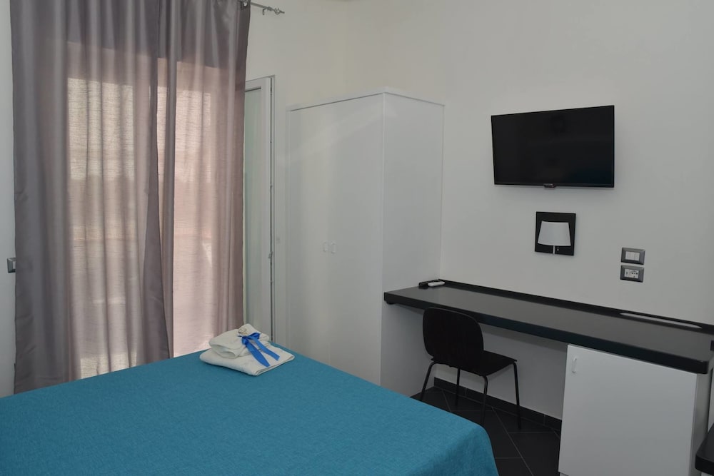 Double Room - Photo 11